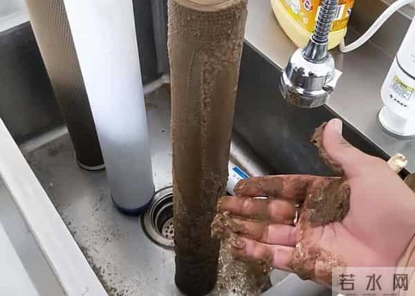 为什么净水器的滤芯寿命与时间有关，却跟净水量和水质无关？