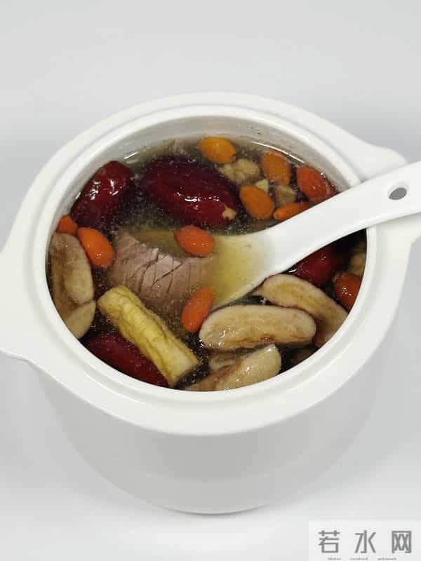 男人不补容易挎，这4种“男人汤”安排起来，补肾壮腰，强筋骨