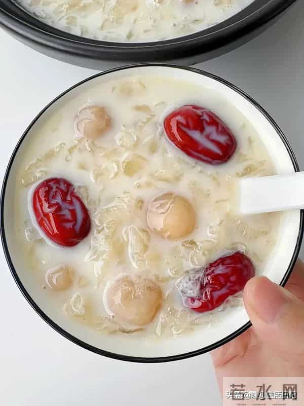 自带“黄体酮”的4种食物，女人过了40岁要多吃，皮肤白嫩气色好