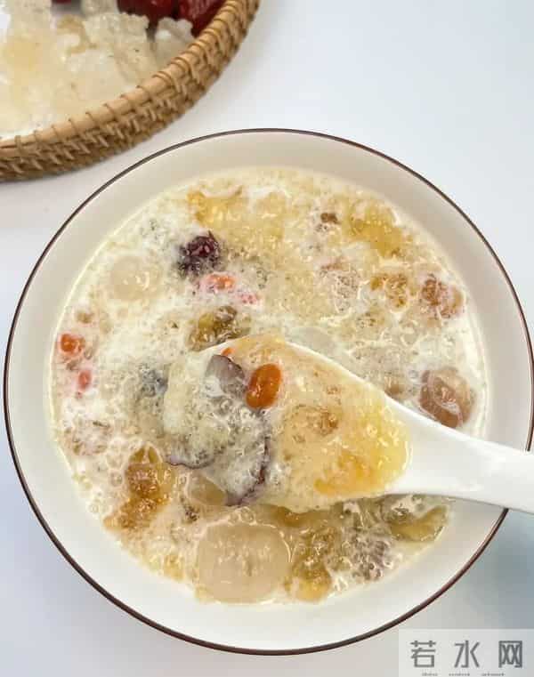 女人想要老得慢，建议多吃这4种食物！悄悄养出嘭弹水光肌