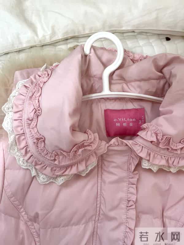 母亲把妹妹十几年前穿的羽绒服给了我女儿,女儿居然很喜欢