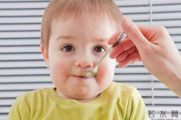 宝宝吃盐有“黄金”时间,过早吃过晚吃都不好,“时间”别弄错了