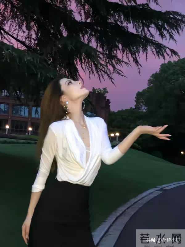 美伢这身材真是绝了，俏丽佳人，以前只在梦里见过，如今美梦成真