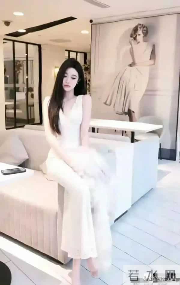 广西桂林一校花 身高169cm 身材拥有黄金比例 散发迷人身材魅力