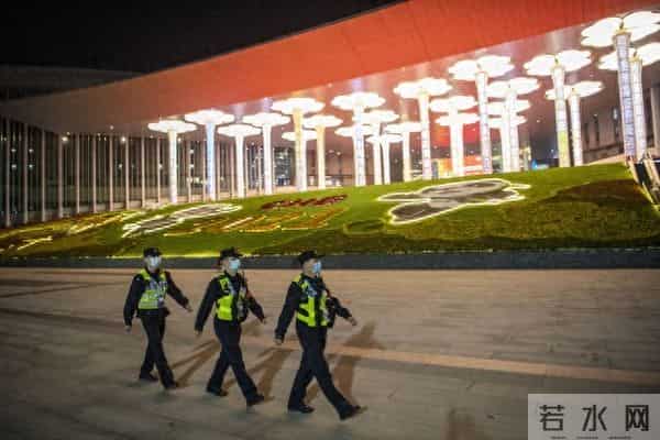 从看守所调到了派出所，适应了一阵子