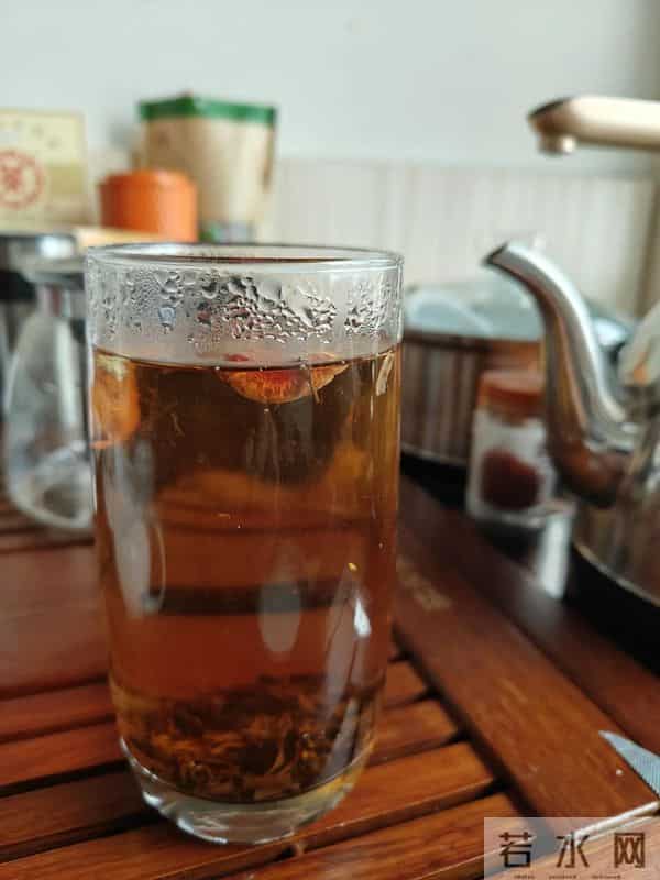 今天是2025年的第一场雪，小外孙恰逢没来，那我就借机撒撒欢吧！