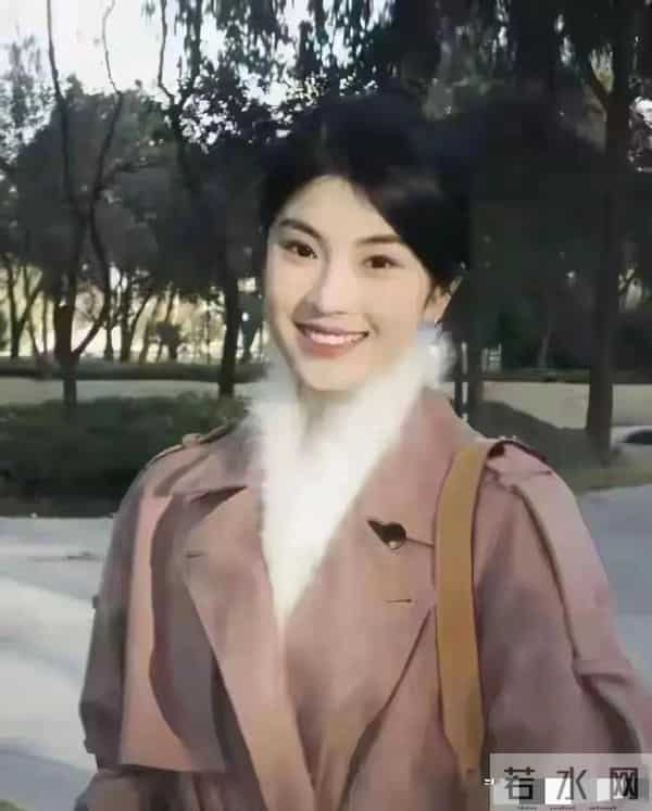 河南郑州一校花 169cm身高 身材拥有黄金比例 散发迷人身材魅力