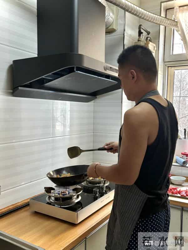 为什么油烟机明明没坏,但就是不吸烟?内行人:别再上赶着当韭菜