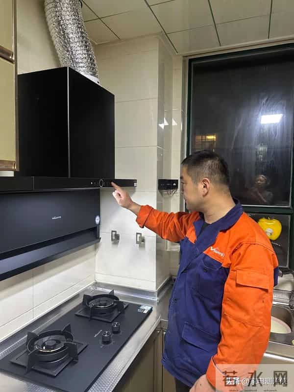 为什么油烟机明明没坏,但就是不吸烟?内行人:别再上赶着当韭菜