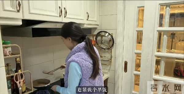 水亦诗到泉州更辛苦，忙到没空化妆脱发严重，12个菜招待邹阳朋友