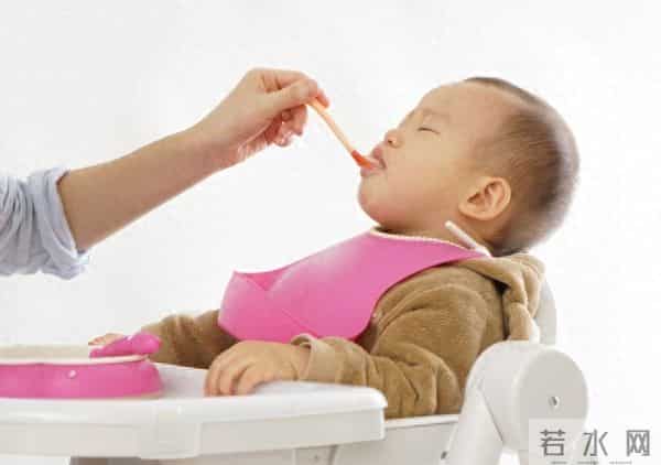 宝宝吃盐别瞎琢磨！过早过晚都坑娃，这个时间点记准