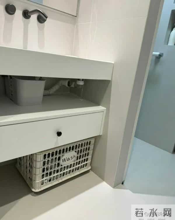 被59岁阿姨的“卫生间智慧”征服了，网友：会过日子的人真了不起