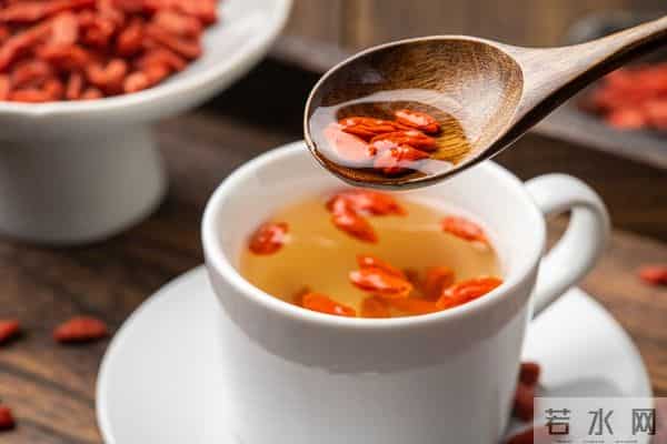 枸杞为何不能随便乱吃?医生:这3类人最易中招,千万别大意