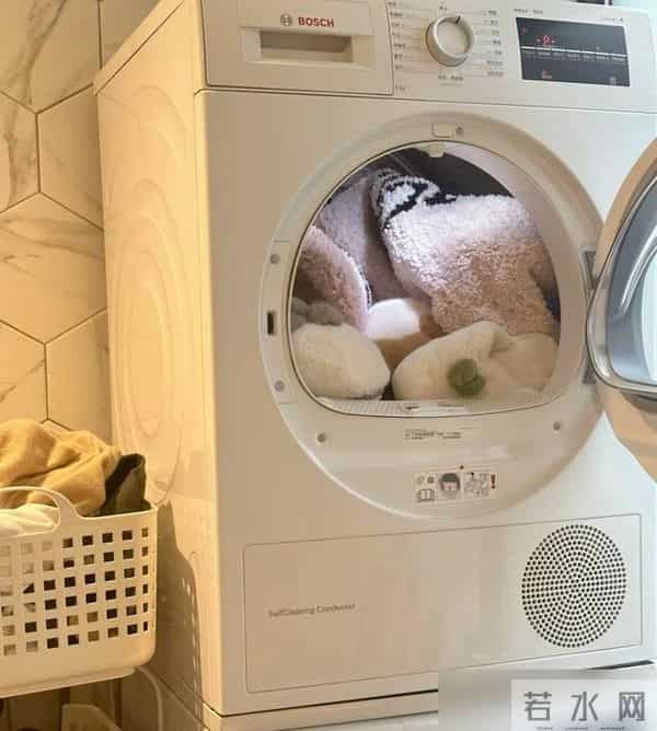 衣服这样晾晒,就等着生病吧,很多人不了解,还在坚持错误方法!