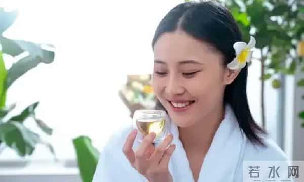 53岁的我，已经绝经了，前段时间和一位大我七岁的老头走到一起了