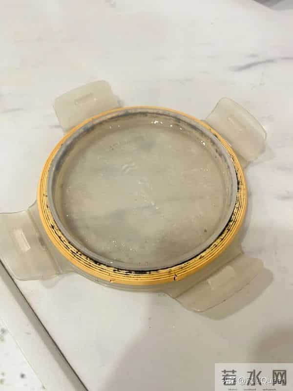 5种旧东西早就该扔掉，日子过久才知道，占地方还伤身体