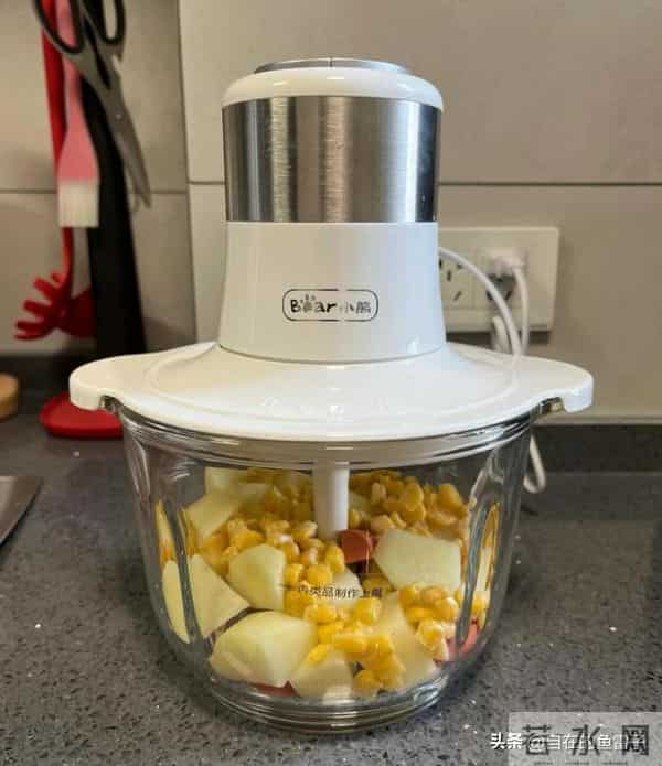 被网友的生活智慧惊呆了！小家电换个思路清洗，干净又轻松