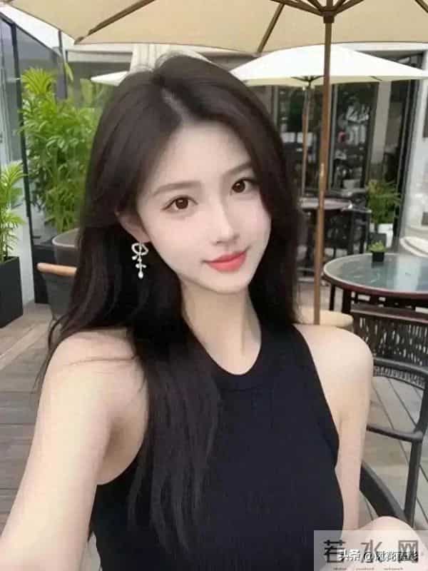 河北邯郸一校花好漂亮， 身高167cm，体重46kg 美的让人移不开眼