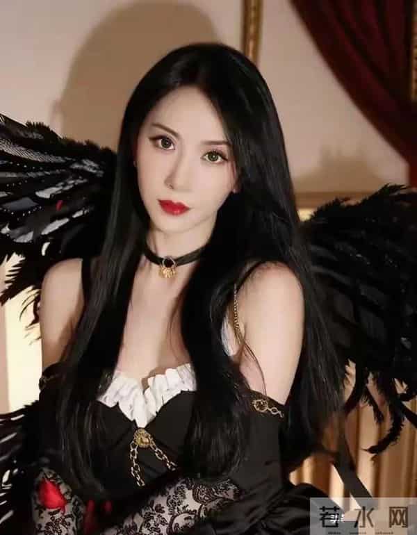 四川宜宾一佳人身高173cm 身材拥有黄金比例 散发迷人身材魅力