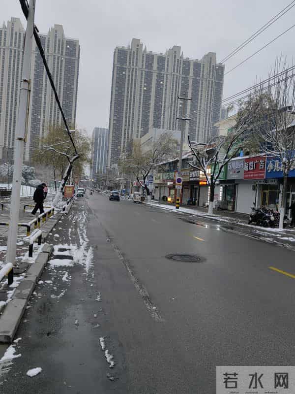 济宁要出门赏雪的抓紧了，今年天热，马上就化了。