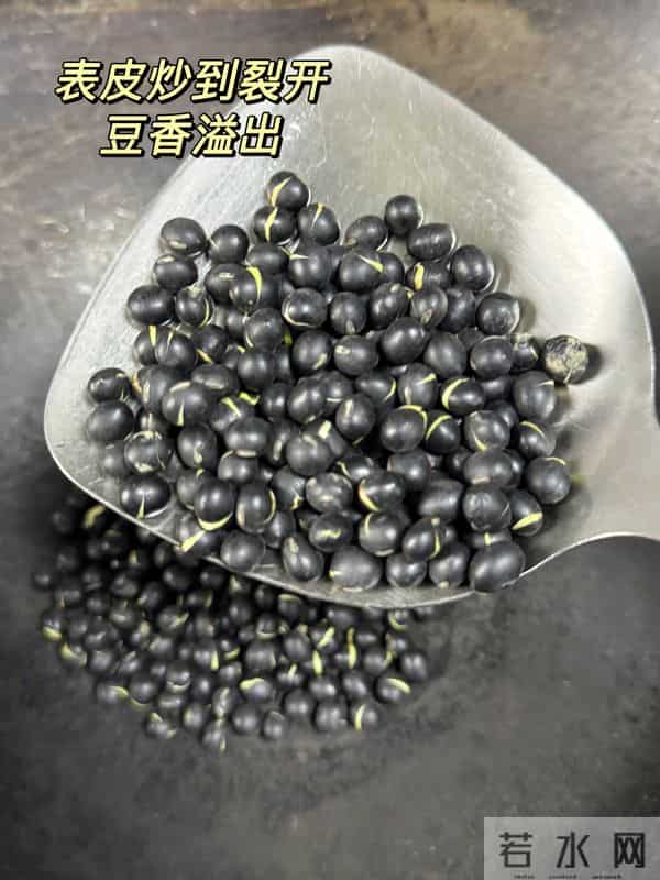 老公半夜总起夜？爷爷教我一招，喝半月黑豆水，他终于能睡整觉了