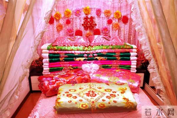 缎面棉被461之靛灰缎垫，让静默分割无声资产