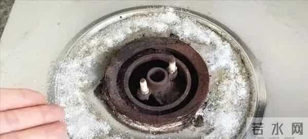 抓紧在燃气灶上撒把食盐，10个人9 个都需要，快来试试，管用