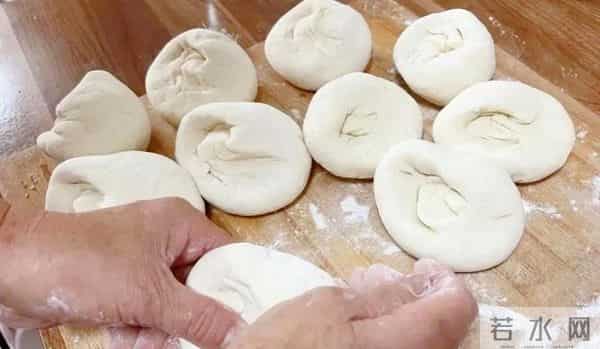 馒头保存:直接塞冰箱不对,教你个办法,存一月仍似刚出锅