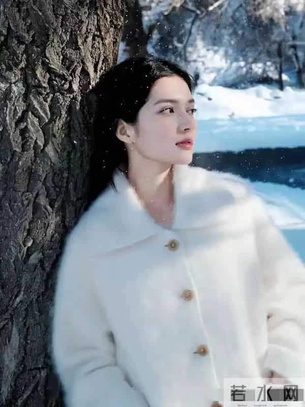 山西大同一校花好漂亮， 国色天姿，眉眼带笑 美的让人移不开眼