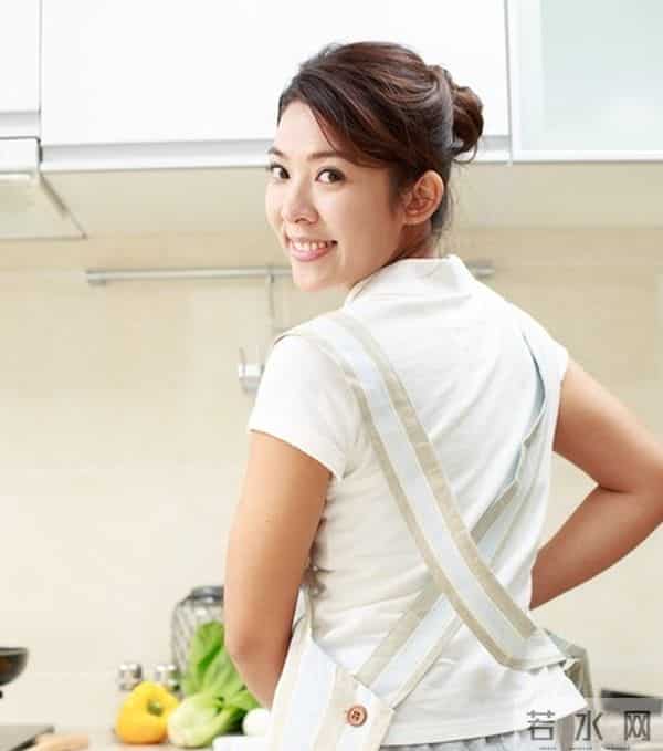 我29岁娶了公司食堂阿姨，婚后1个多月，董事长把我叫到办公室来