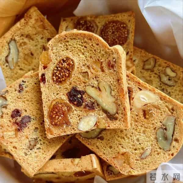 别盲目买保健品！家里不差钱，就囤这3款零食，中老年常吃更受用