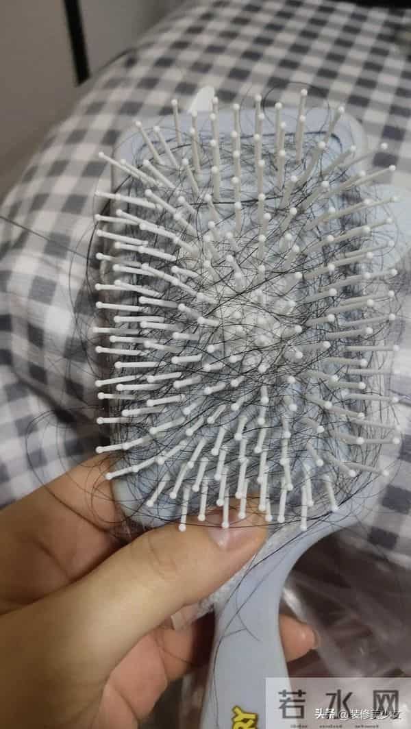 被59岁阿姨的“卫生间智慧”征服了，网友：会过日子的人真了不起