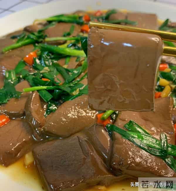 补血是猪肝的7倍,中老年人一周吃3回,面色红润力气足,错过亏大