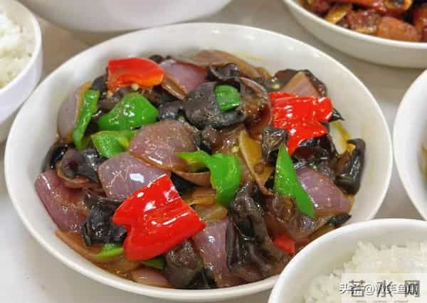 建议女人不要太节俭，常吃这4样，补充雌激素，皮肤光滑气色好