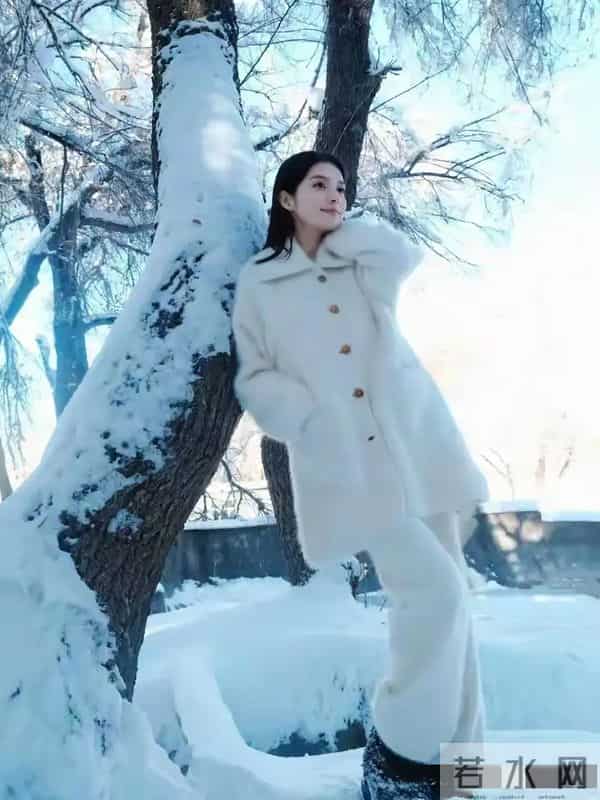 山西大同一校花好漂亮， 国色天姿，眉眼带笑 美的让人移不开眼