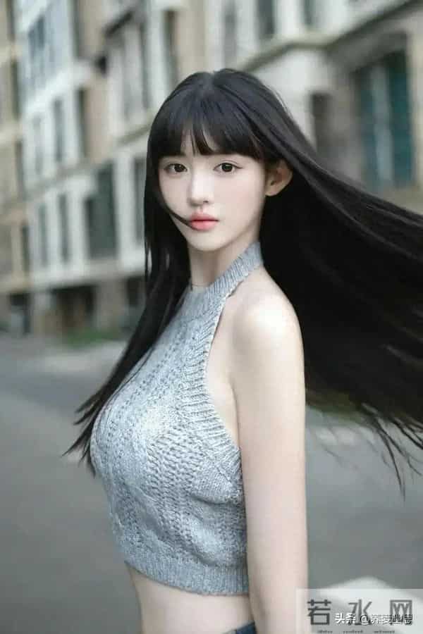 湖南岳阳一校花太漂亮了，五官精致，倾国倾城，美得让人移不开眼