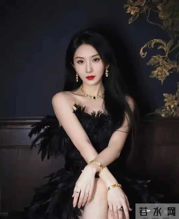 四川宜宾一佳人身高173cm 身材拥有黄金比例 散发迷人身材魅力