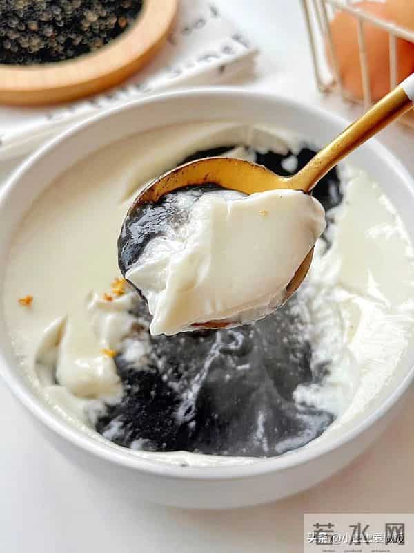 黑豆和它配着吃，等于"补肾王"，强筋骨抗衰老，头发乌黑显年轻