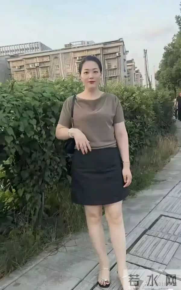 哇！看她这大体格子就是顶级成熟女性的魅力 微胖女人天花板呀！