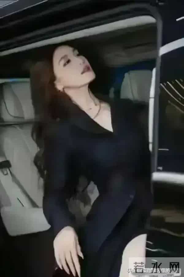 顶级车模王琳 身高179cm 身材拥有黄金比例 散发迷人身材魅力