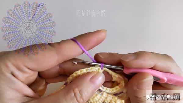 绮络抱枕：绮络花片别闲置，拼个抱枕给小章，有教程，新手也能做