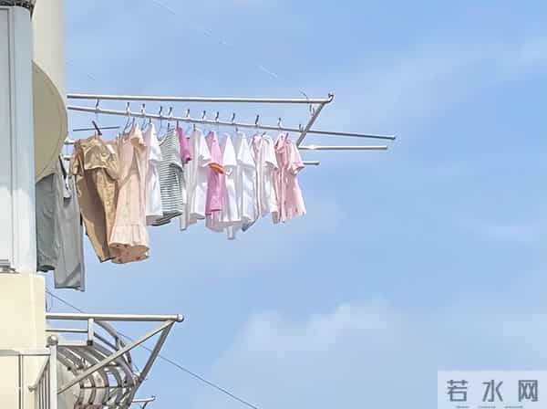 衣服这样晾晒,就等着生病吧,很多人不了解,还在坚持错误方法!