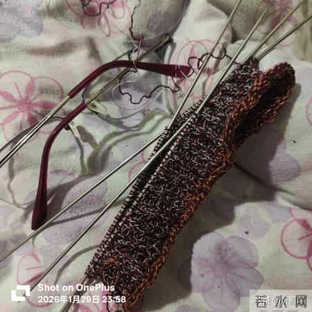 第六件了，越来越喜欢织毛衣了