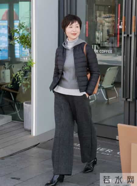 这位奶奶太会打扮！63岁穿得像40岁，洋气又减龄，值得借鉴