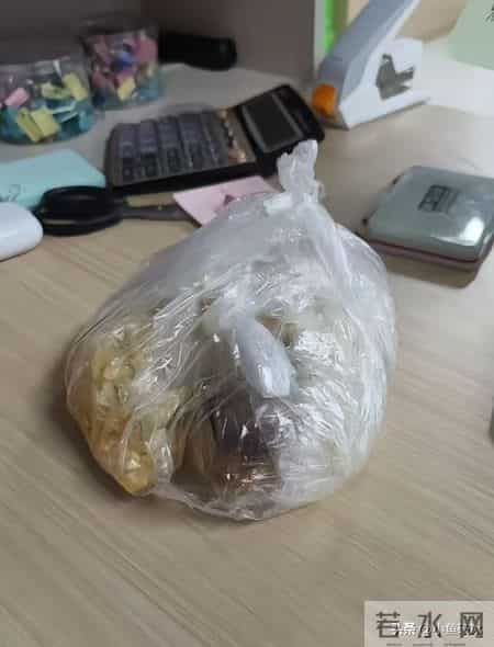 “极简风”之下，奶茶袋都弱爆了，看看这些网友为了省钱有多离谱