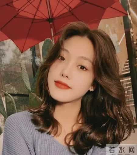 你适合“直发”还是“卷发”？关键由这3点决定，选错容易显老