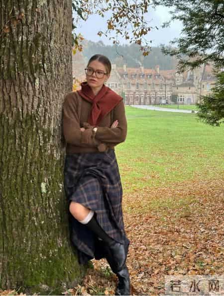 【博主穿搭】她把“英法混血”穿搭术玩明白了