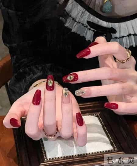 嘎嘎好看的美甲