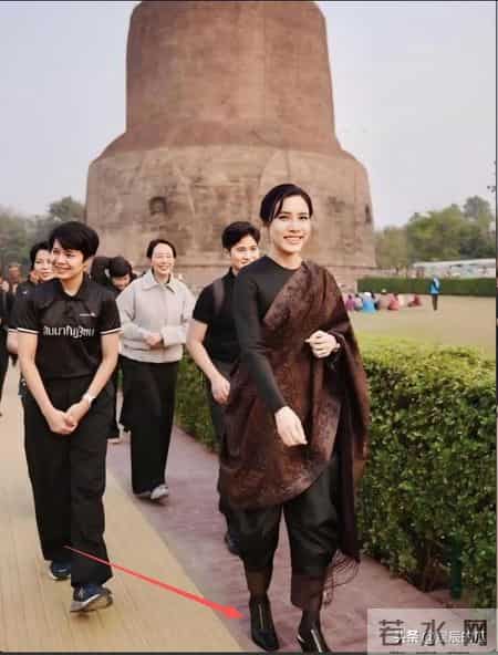 诗妮娜新造型美翻了，穿沙丽360度无死角，印度风体验卡风情万种