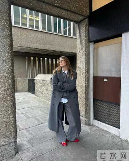 冬日超火的一组配色：灰+红，好看显高级！